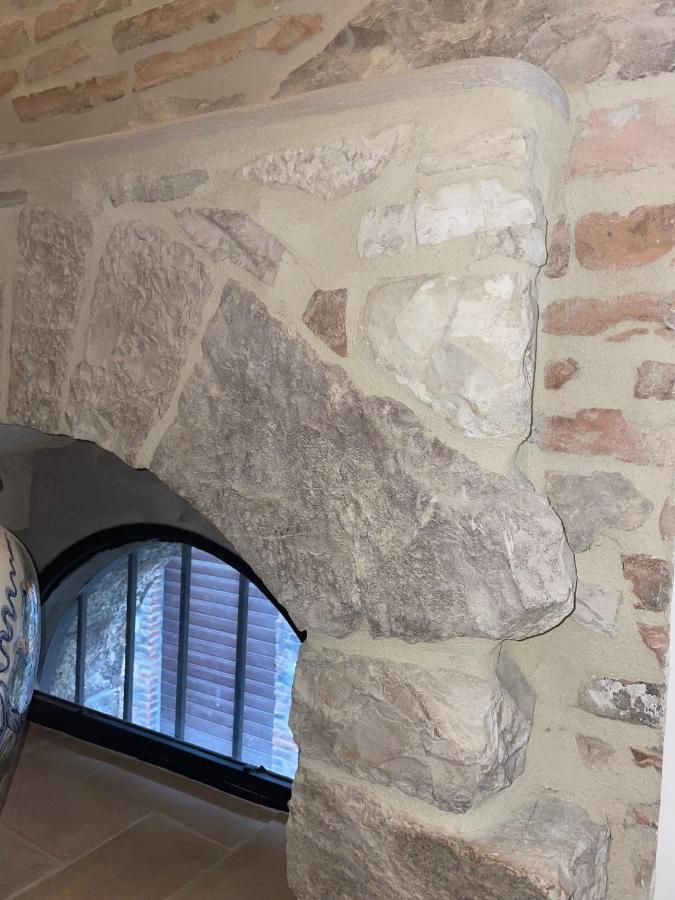 Casa La Rosa Apartment Губио Екстериор снимка